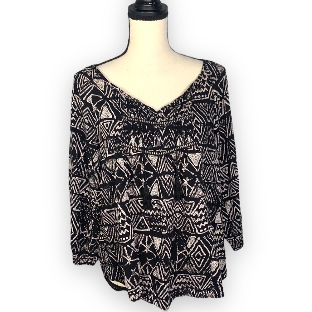 Mossimo Supply Co. Black Tribal Aztec Print Blouse Large V Neck 3/4 Sleeve